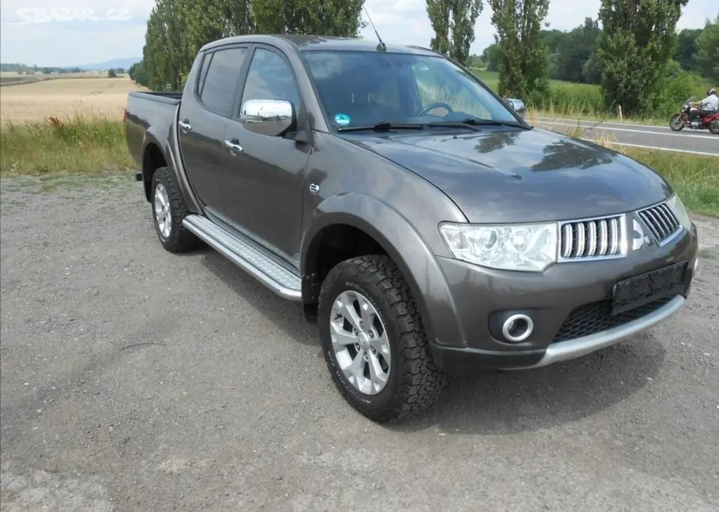 Mitsubishi L200 2,5 DI D 131 kW SERVISKA nafta - fotka 5