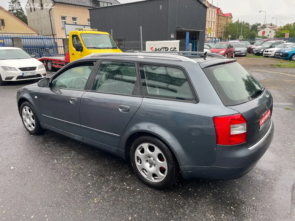 AUDI A4 AVANT 1.9 TDI 96 KW RV 2003 - fotka 4