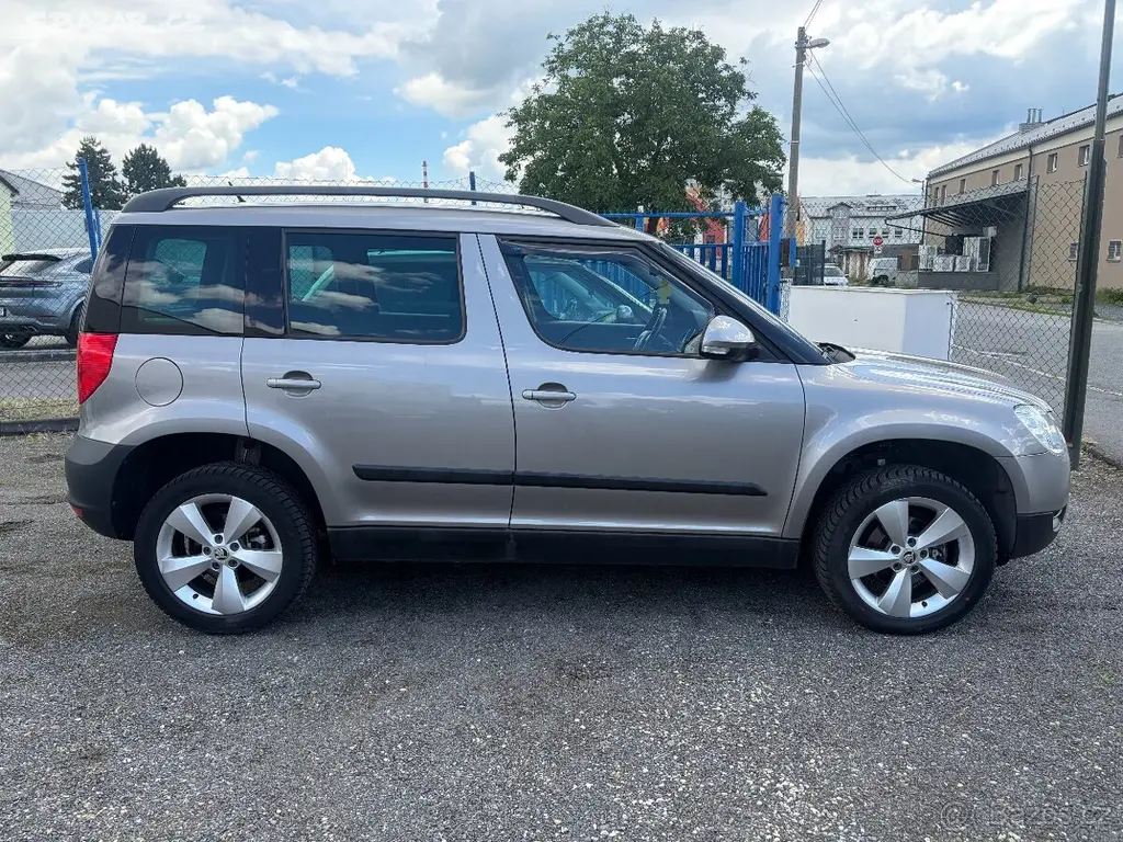 ŠKODA YETI 1.4 TSI 90KW 6ST ALU VÝHŘEVY SENZORY - fotka 5