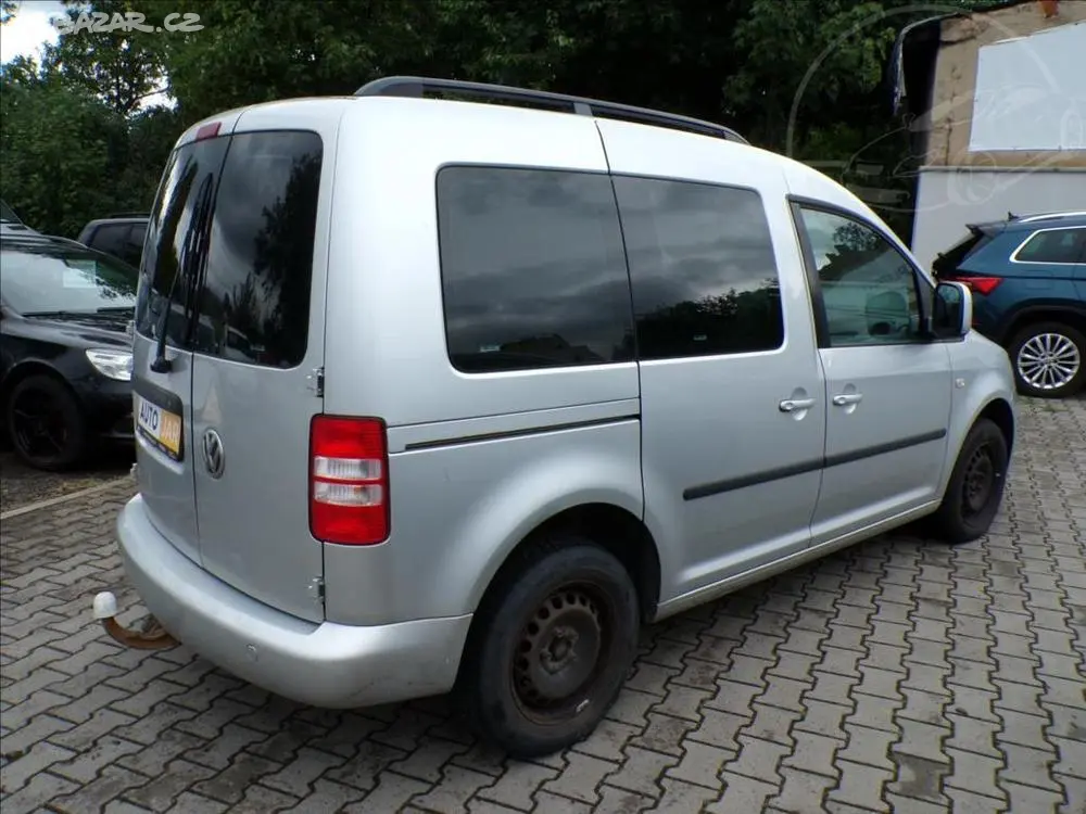 Volkswagen Caddy 1,6 TDI TAŘŽNÉ ZAŘÍZENÍ - fotka 3