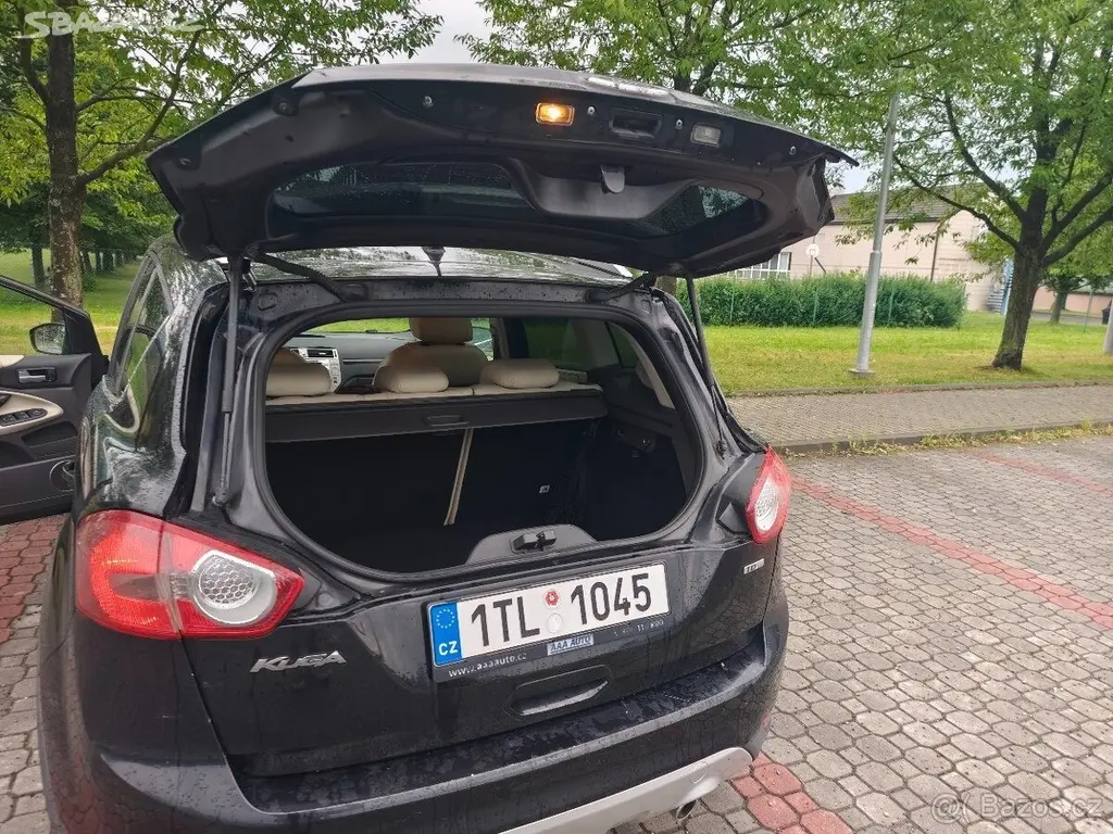 Ford Kuga 2,0 TDCi 2010 4x4 - fotka 2
