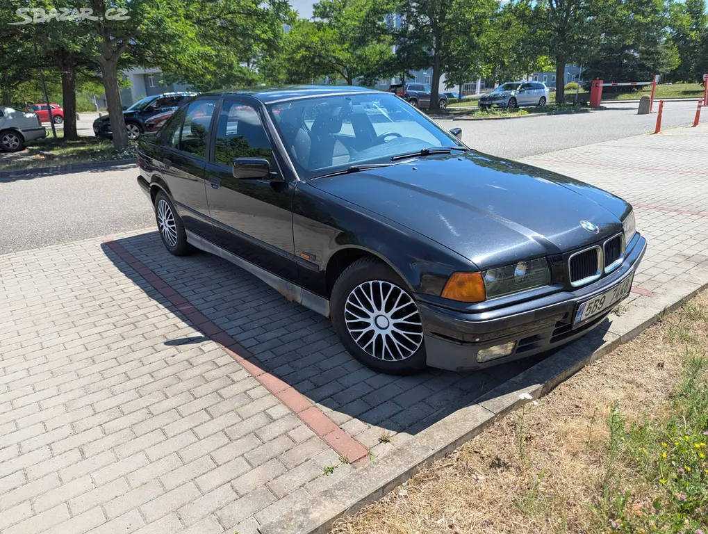 BMW E36 318 IS, 103 kW, Sedan 177tis Km - fotka 6