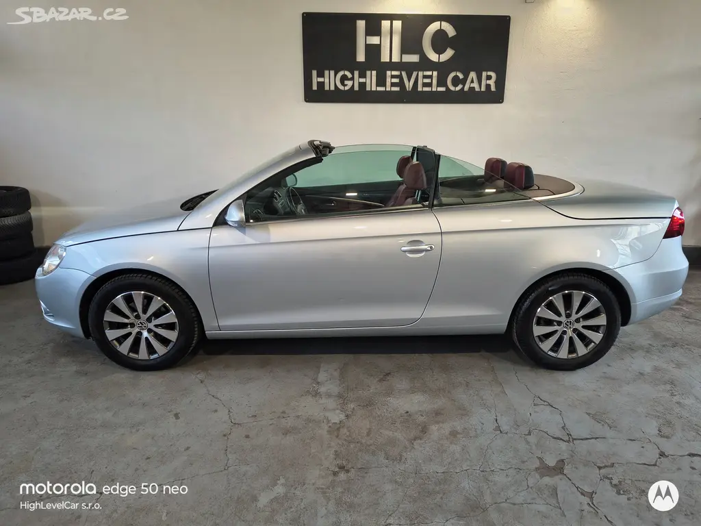 VW EOS 1.4TSi 90kW kabriolet/pěkný stav - fotka 2