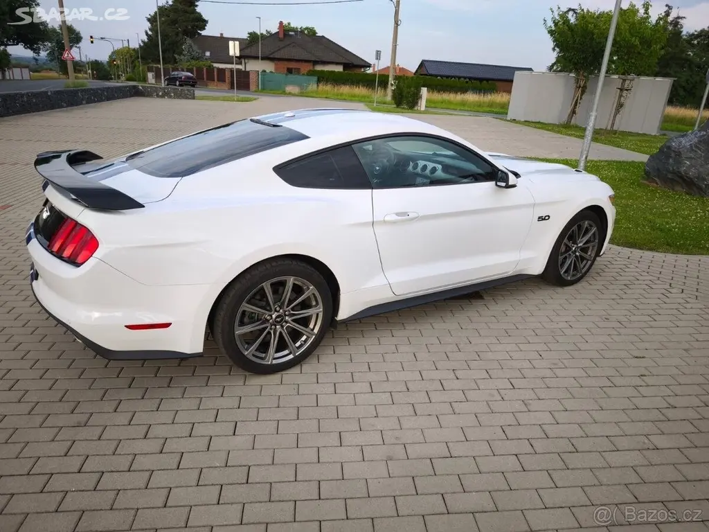 Ford Mustang 5,0 GT V8 - fotka 6