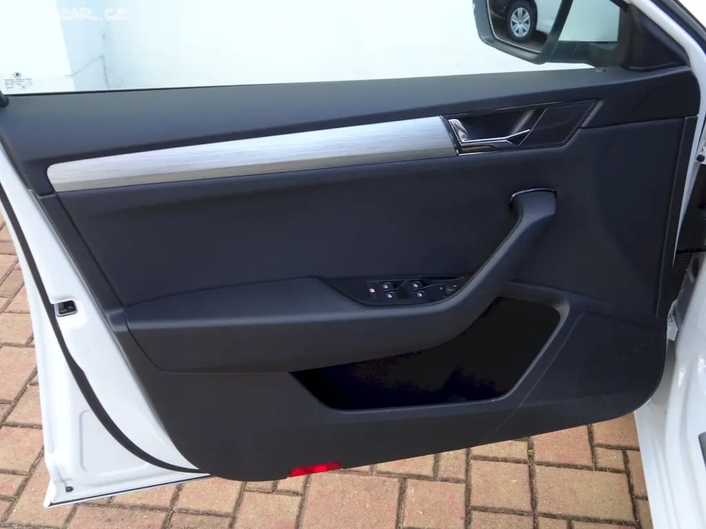 Škoda Superb, 2,0TDi /110kW DSG Ambition - fotka 6