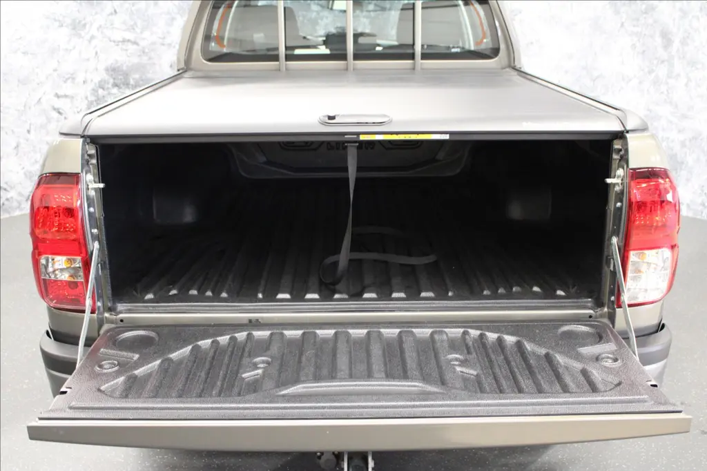 Toyota Hilux, 2,4 D-4D 1.majitel CZ - fotka 6