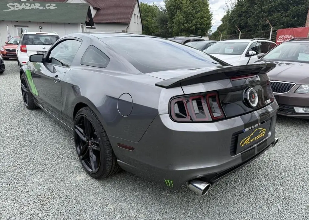 Ford Mustang 3.7 V6 benzín automatická - fotka 4