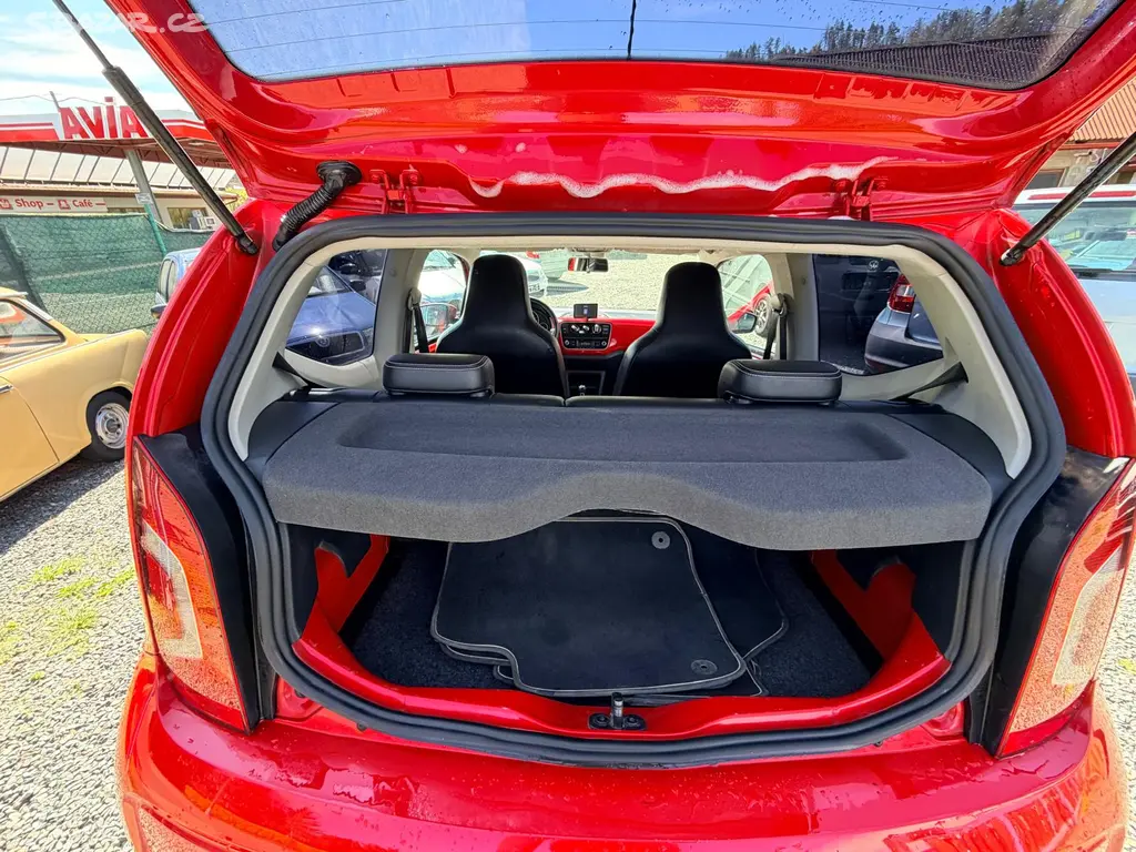 Vw UP Top, bohatá výbava a krásný stav vozu. - fotka 5