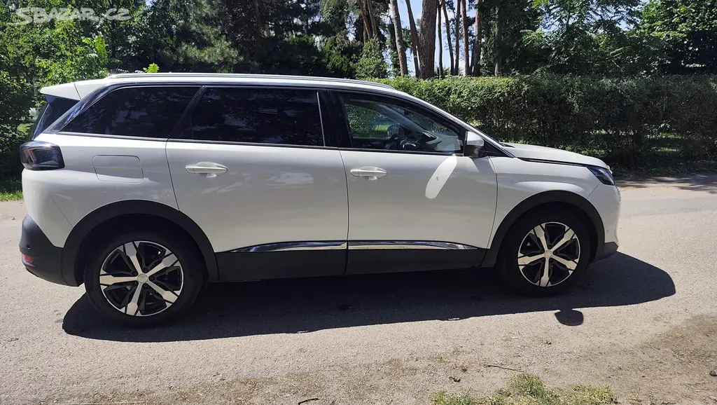 PEUGEOT 5008 1,2 ALLURE ROK 2021 7 MÍST - fotka 6