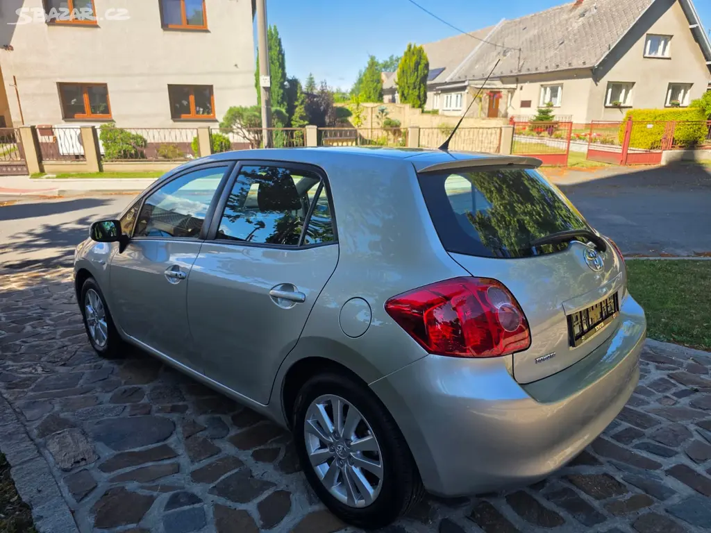 Prodám Krásnou Toyota Auris 1.8 Valvematic - fotka 6