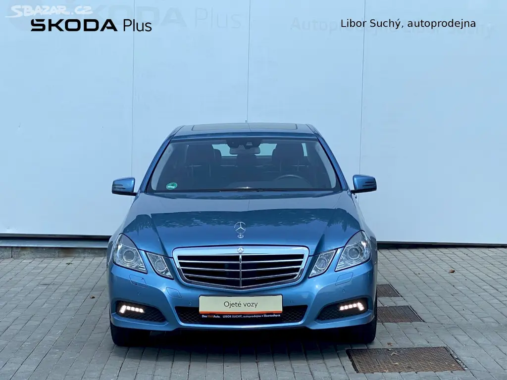 Mercedes-Benz Třídy E, 4MATIC V6 3.5 200 kW - fotka 4