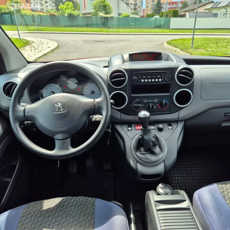 Peugeot Partner 1,6 88 kW, ČR, 1. maj., 74.150 km - fotka 6