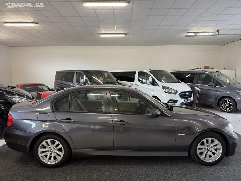 BMW Řada 3, 320i E90,110kW,manuál - fotka 4