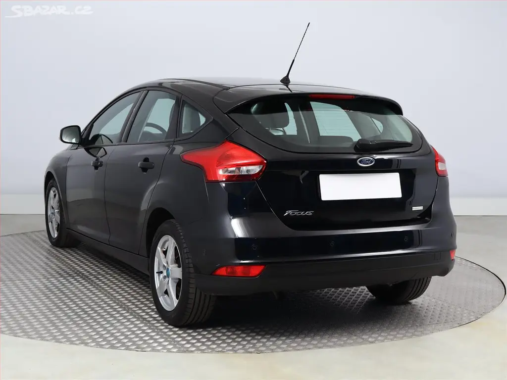 Ford Focus, 1.0 EcoBoost, Navi, Klima - fotka 4