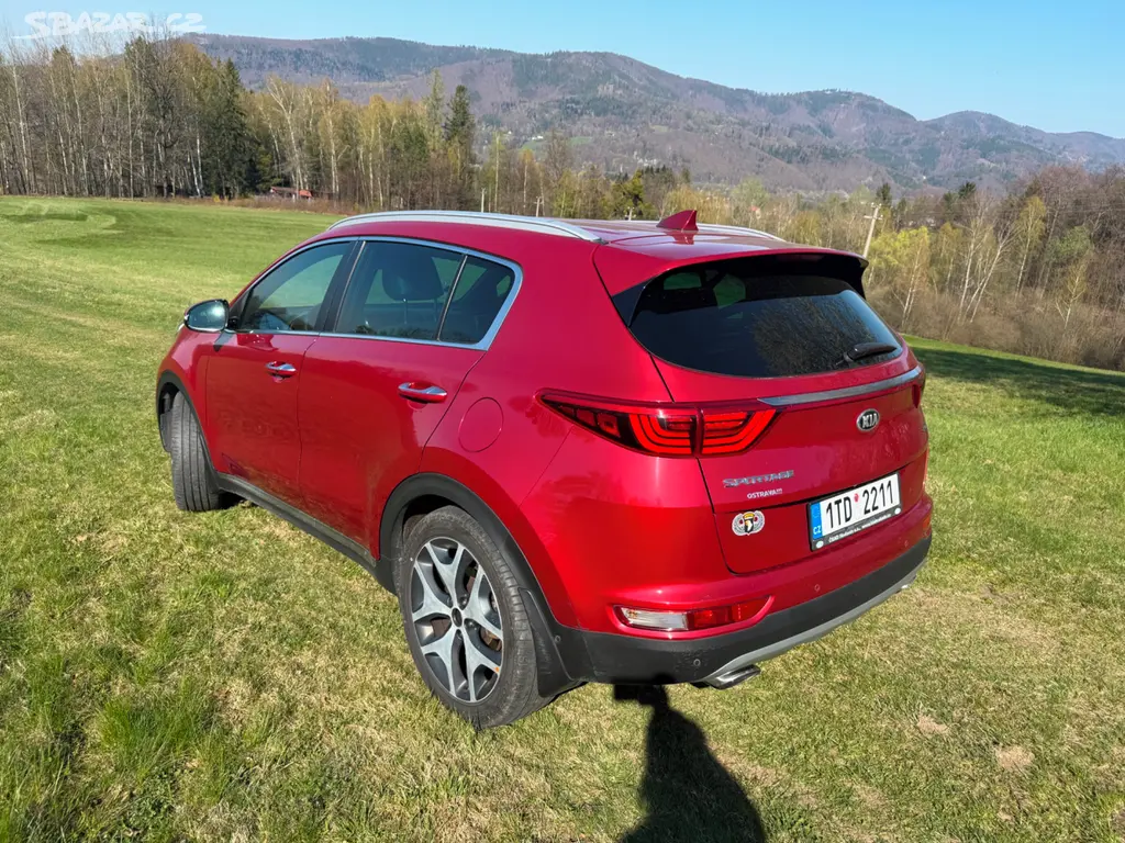 KIA SPORTAGE 1,6 T-GDi 130kW GT Line - 4x4 - 2.maj - fotka 4