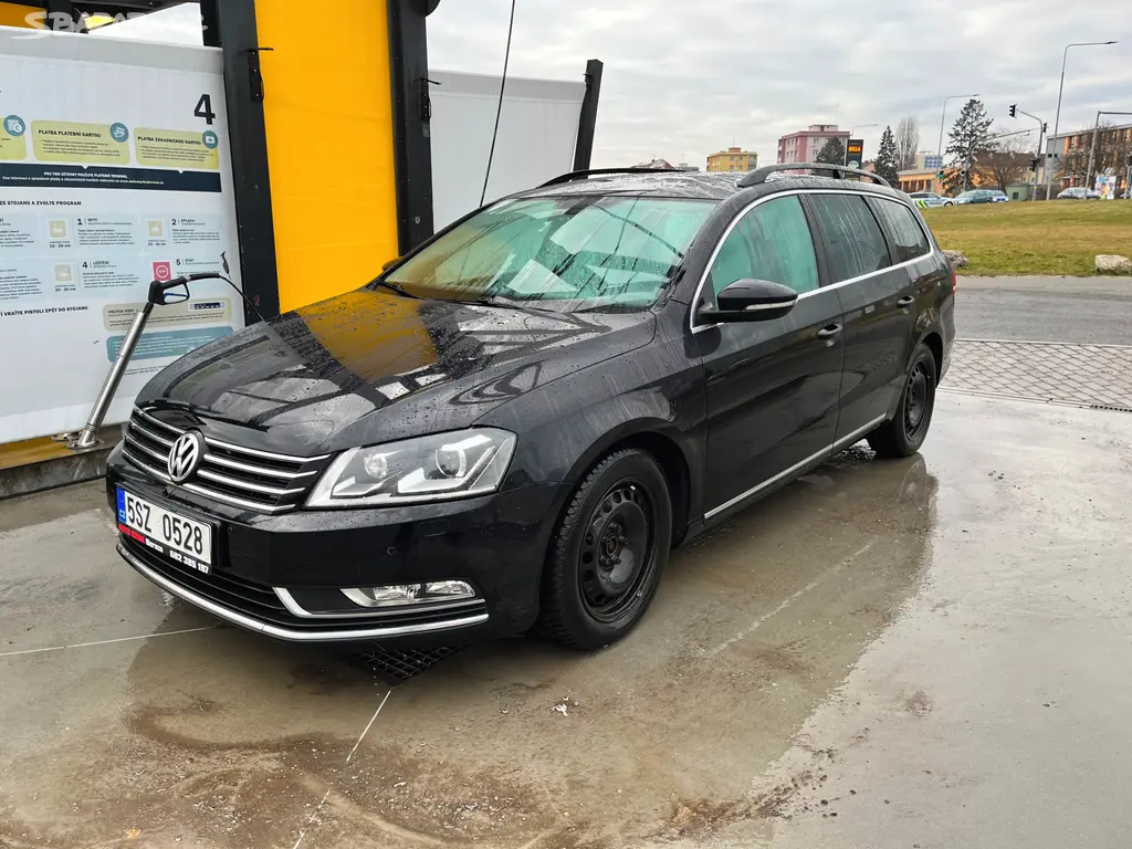 Volkswagen Passat 2.0 TDI 103 kW 2011