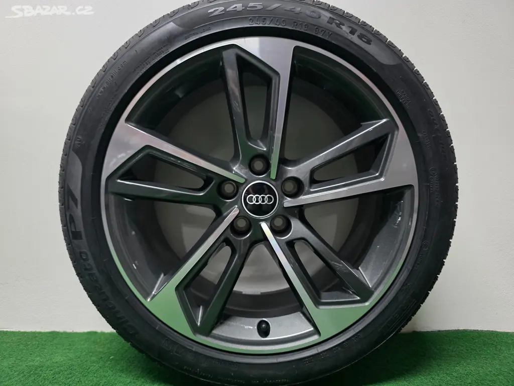 Audi A4 Alu kola 18 Nové Letní 8W0601025DL Originá