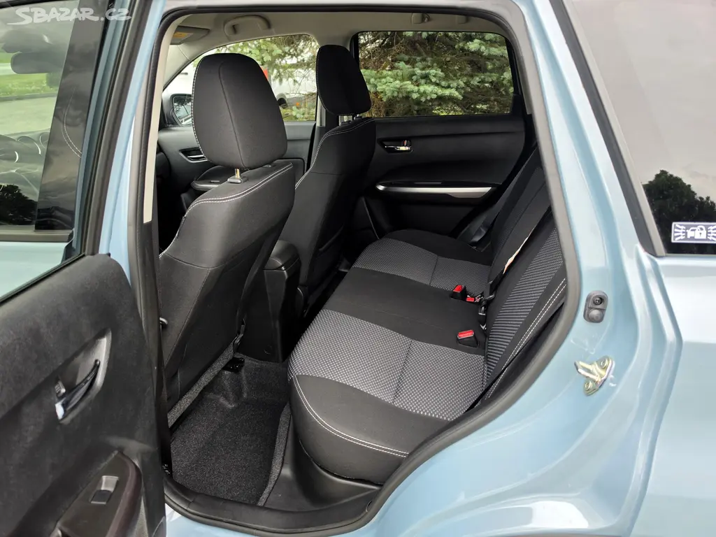 Suzuki Vitara 1.4 Hybrid-4x4-2021-TAŽ-TOP-POUZE 75 - fotka 6