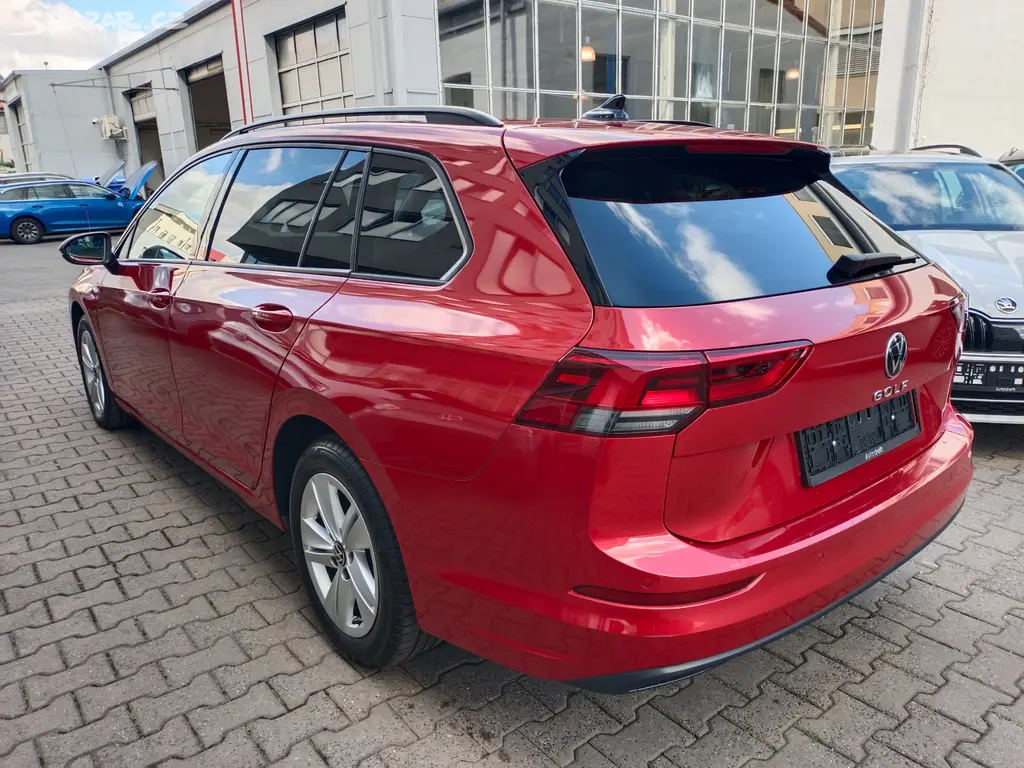 Volkswagen Golf 8 Variant 2.0 TDI 110kW DSG ACC - fotka 4