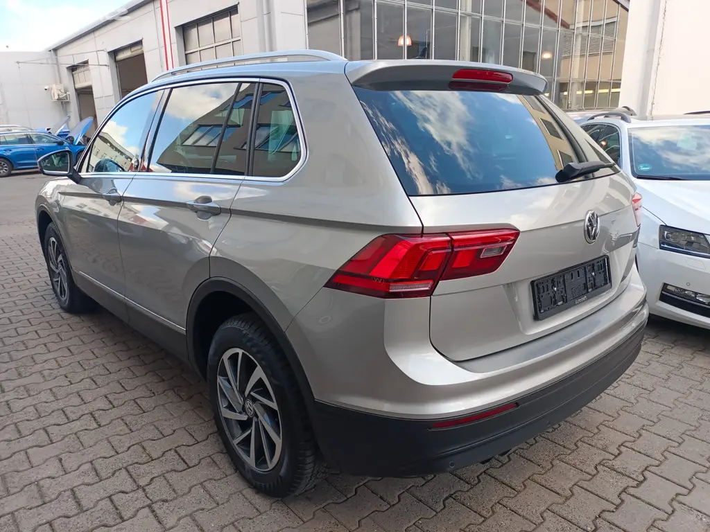Volkswagen Tiguan 2.0 TDI 140kW 4x4 DSG - fotka 3