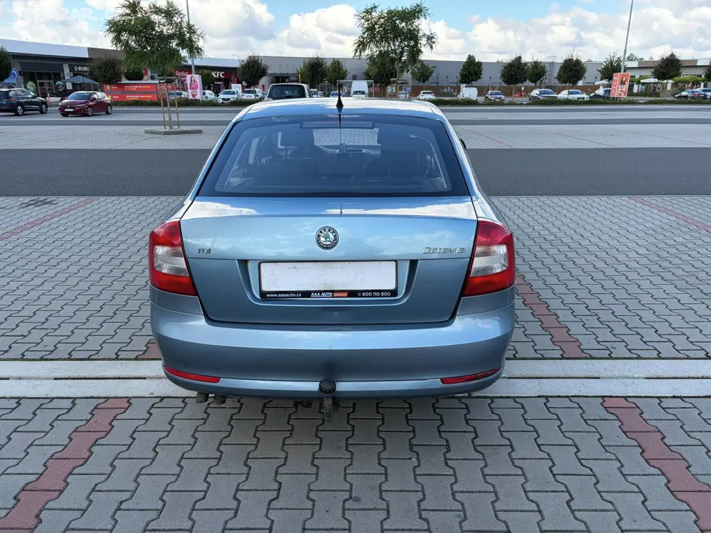 Škoda Octavia II 1.9 TDi 77kw ČR klima TZ - fotka 4