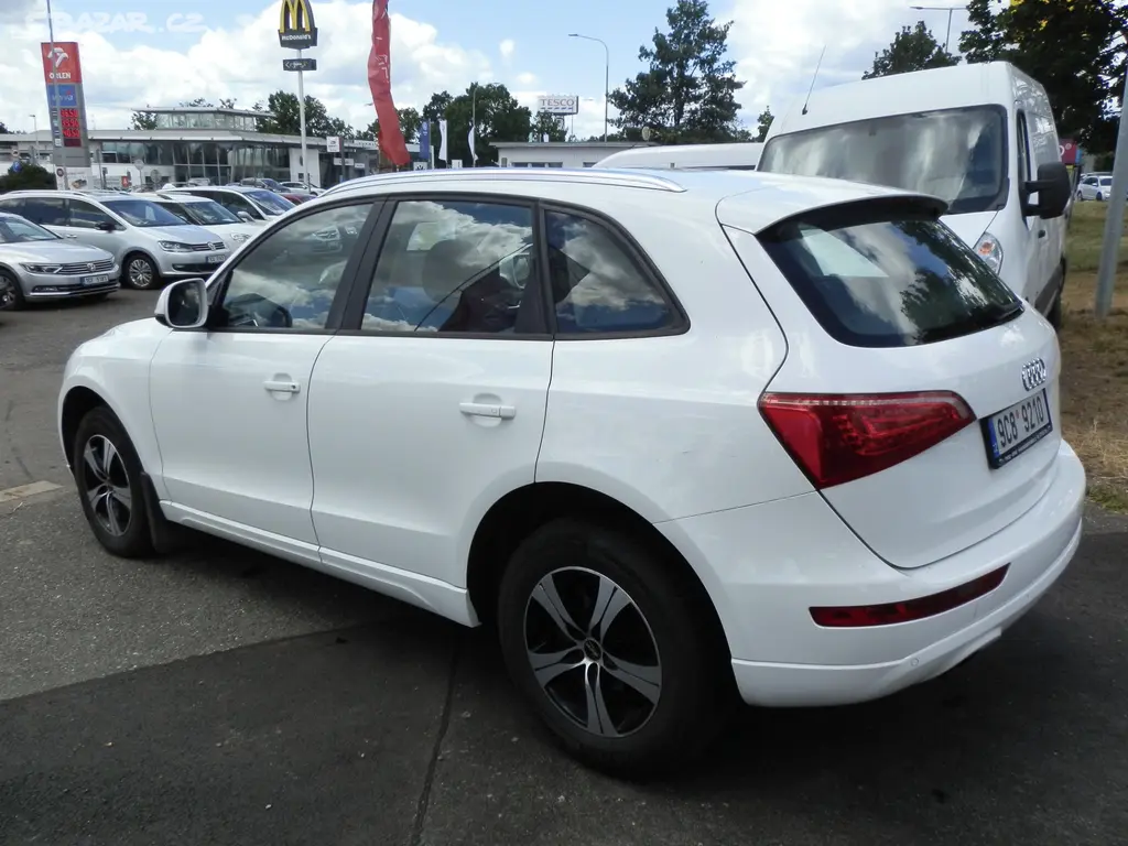Audi Q5 2,0 TDi quattro, 4x4 - Automat - fotka 3