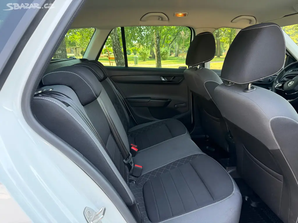 Škoda Fabia, 1.0 TSI 70KW Ambiente Plus - fotka 6