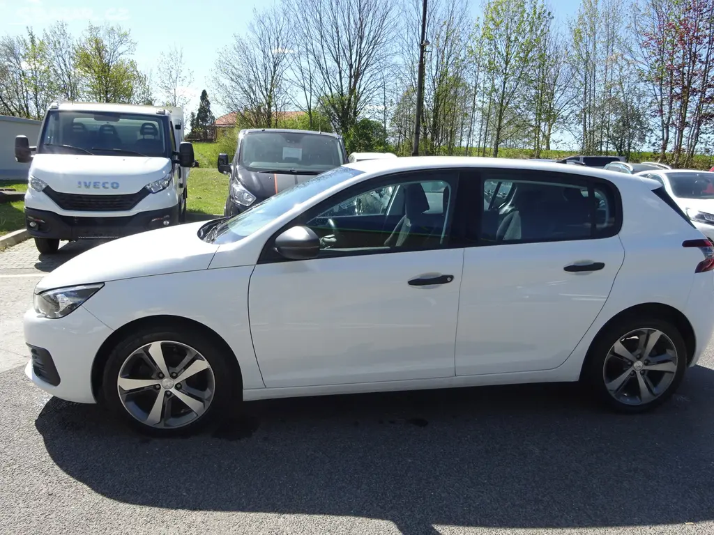 PEUGEOT 308 1,5 HDi - fotka 4