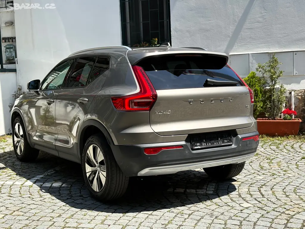 Volvo XC40, T3 120kW Momentum Auto, ČR - fotka 5
