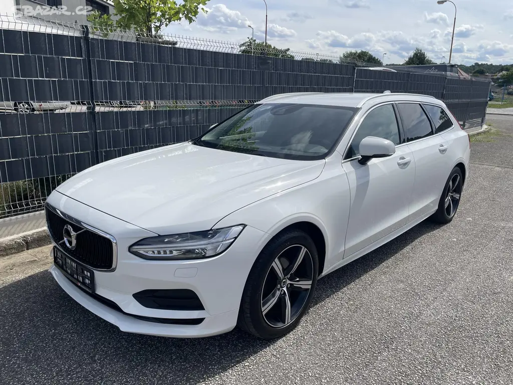 Volvo V90, 2.0 D4 140kW MOMENTUM - fotka 2