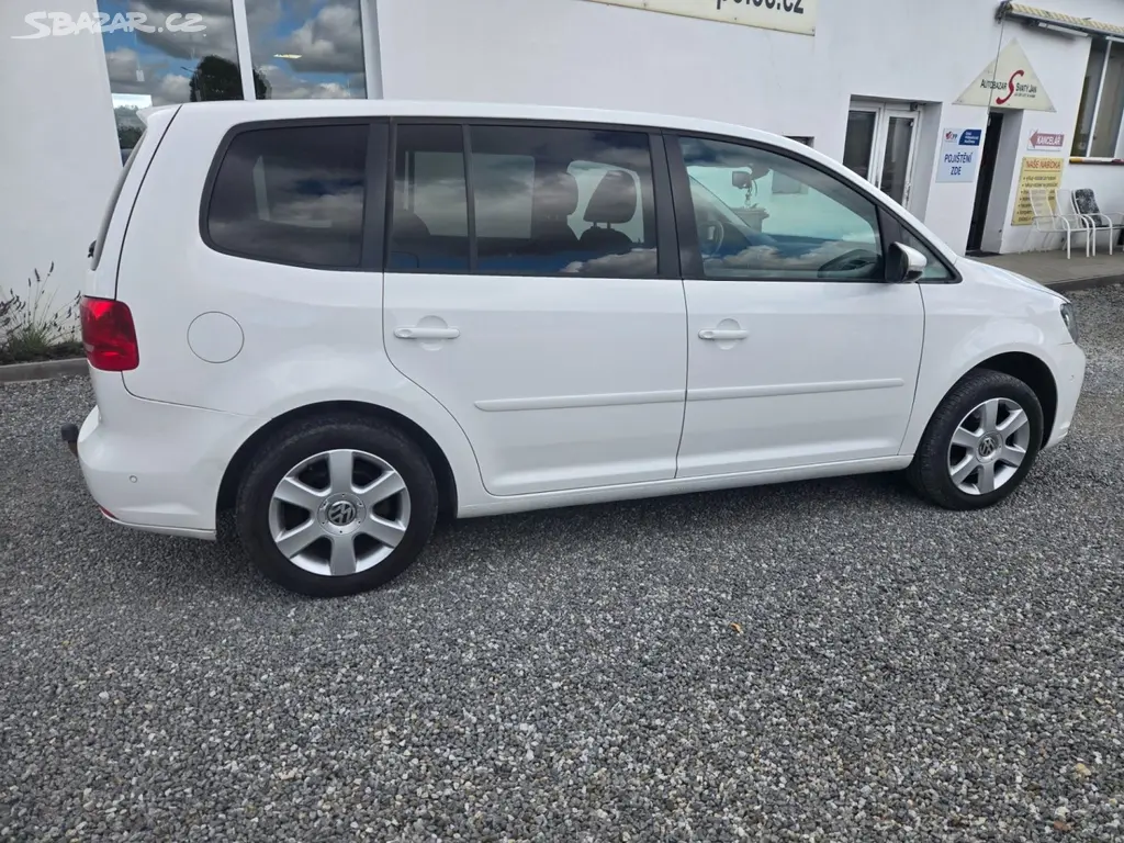 Volkswagen Touran, 2.0 TDI DSG - fotka 2