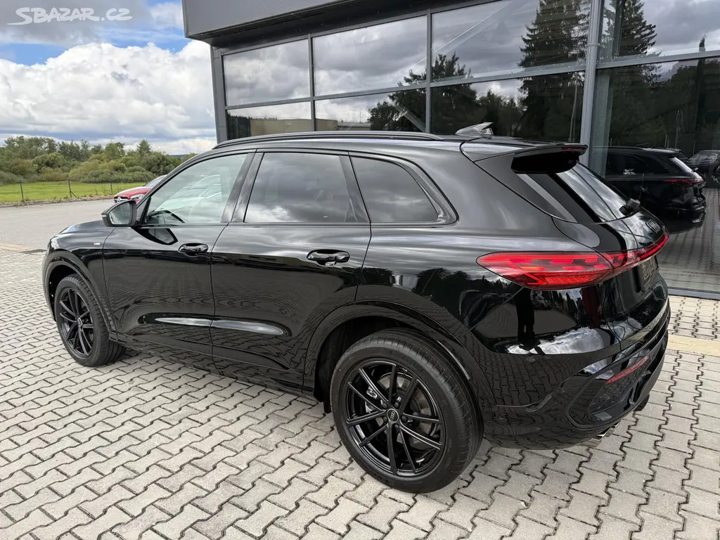 Audi Q5, TFSI 150kW 4X4 S-LINE R20 3D!! - fotka 5