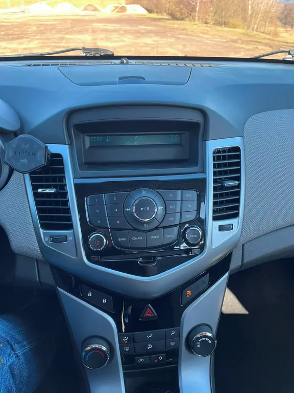 Chevrolet Cruze 1.6i, tažné, klima - fotka 5