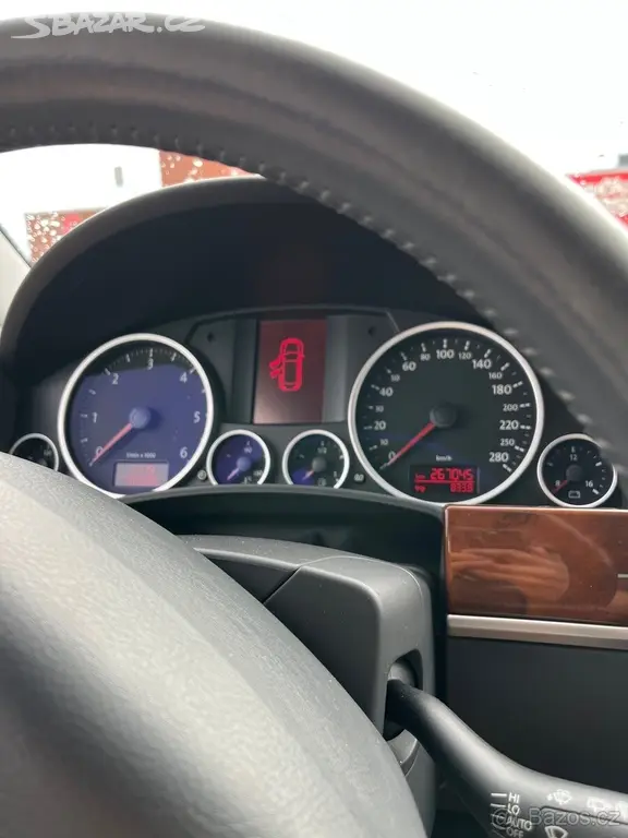 Volkswagen Touareg 3,0 tdi - fotka 3