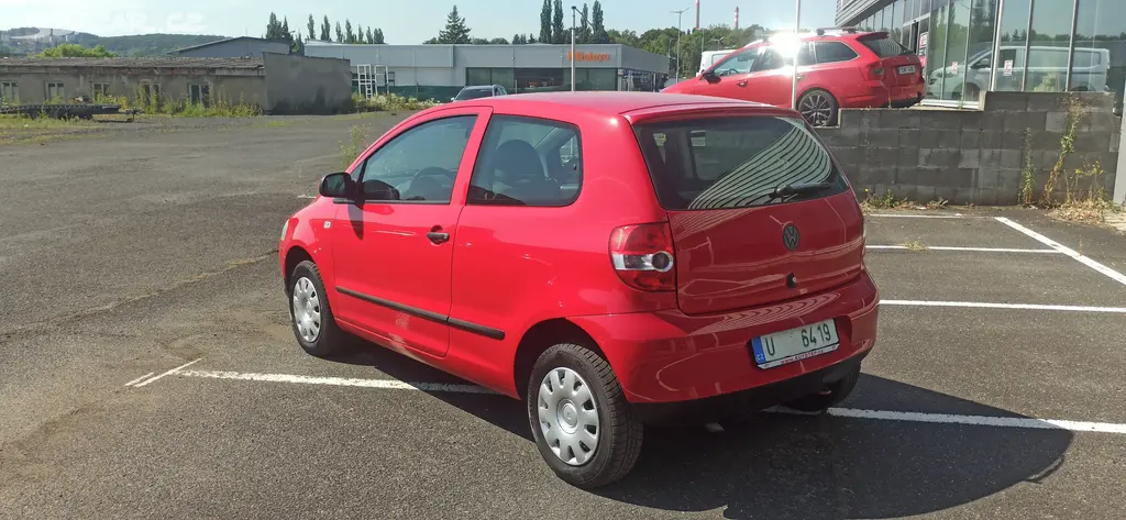 Volkswagen Fox 1.4 51 Kw Benzín - fotka 6