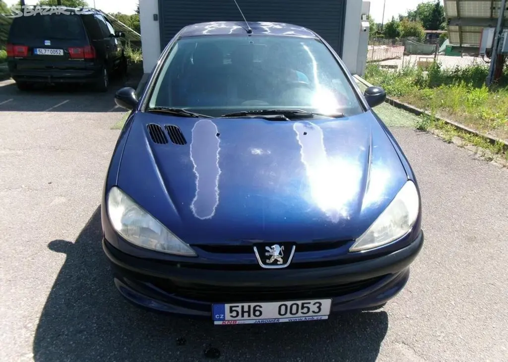 Peugeot 206 1.4I 55KW,CZ benzín manuální - fotka 2