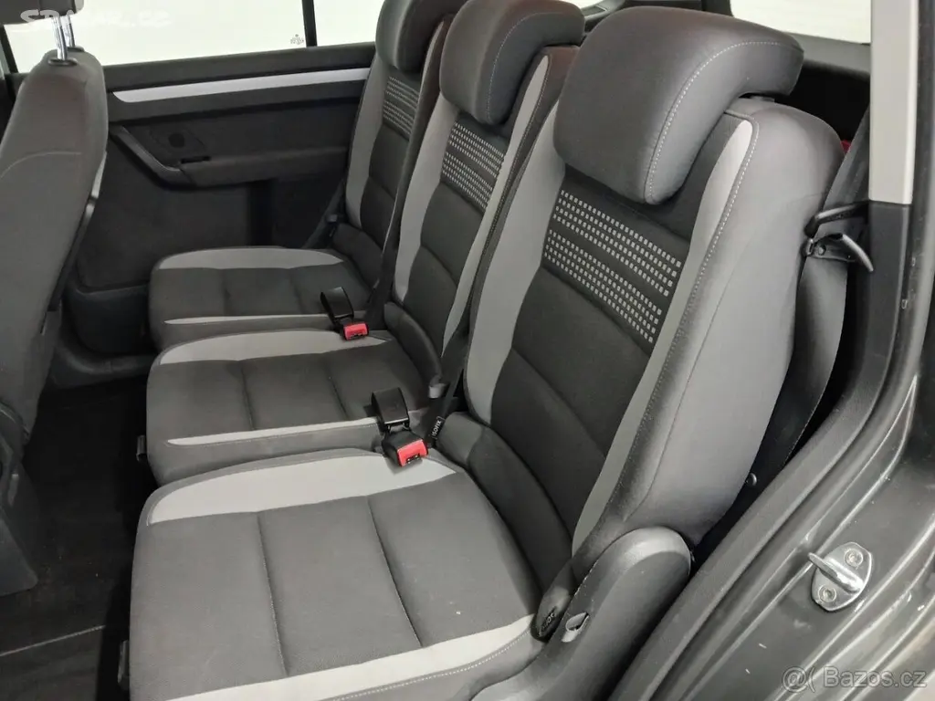 Volkswagen Touran, 1.2Tsi 77KW LIFE SUPER VÝBAVA - fotka 4