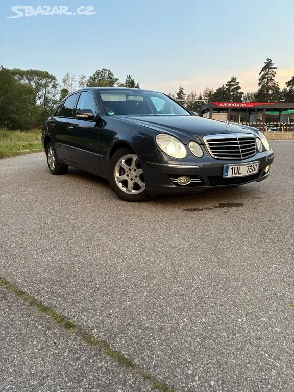 Mercedes-Benz Třídy E 3,0 - fotka 3