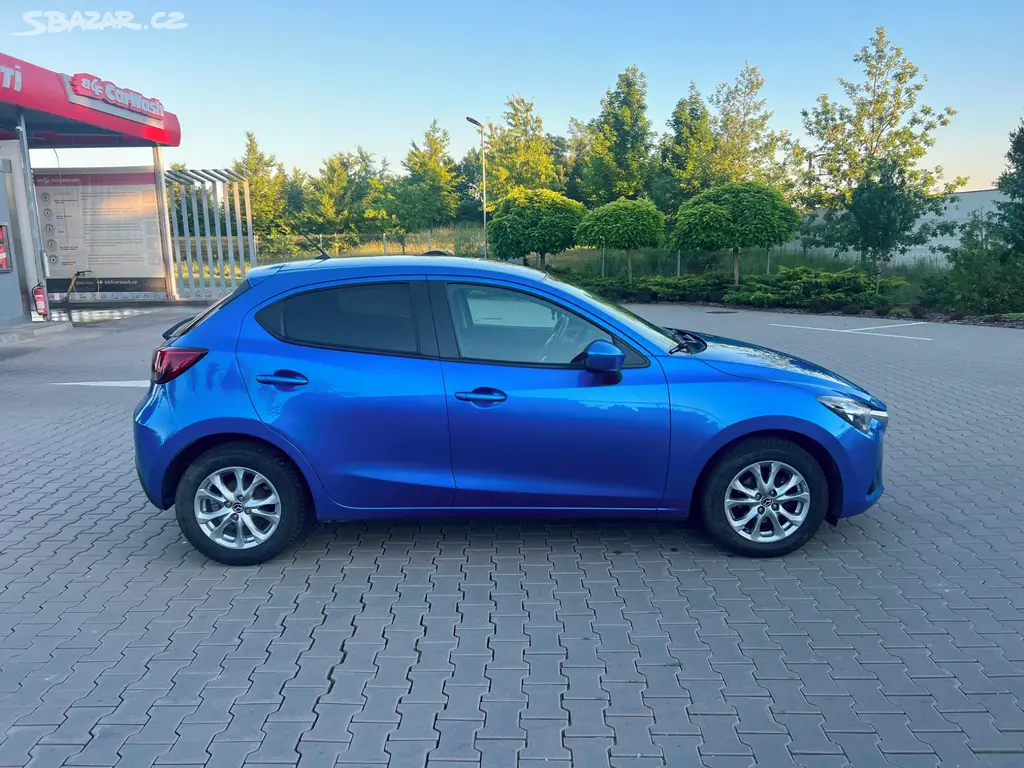 Mazda 2 1,5i Skyactive Atraction - fotka 4