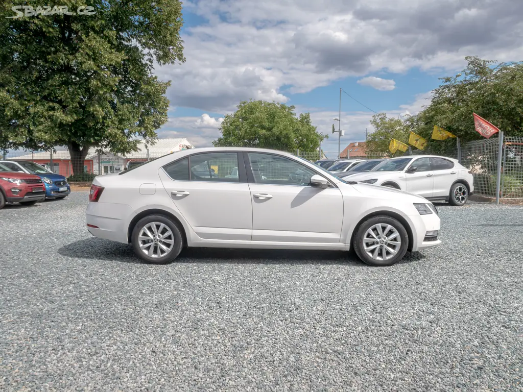 Škoda Octavia ČR 2.0TDI 110KW DSG NAVIGACE - fotka 2