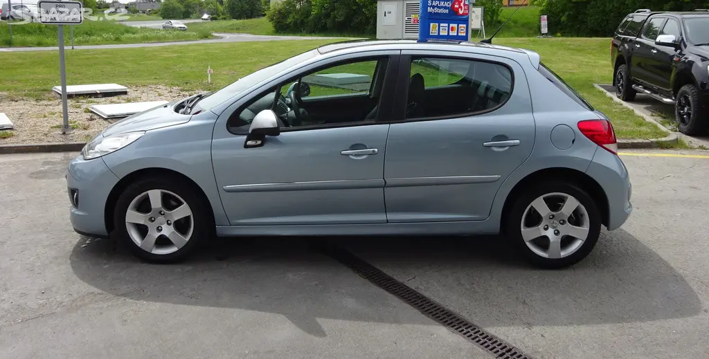 Peugeot 207 1,6 HDI, NOVÉ ROZVODY, PANORAMA - fotka 4