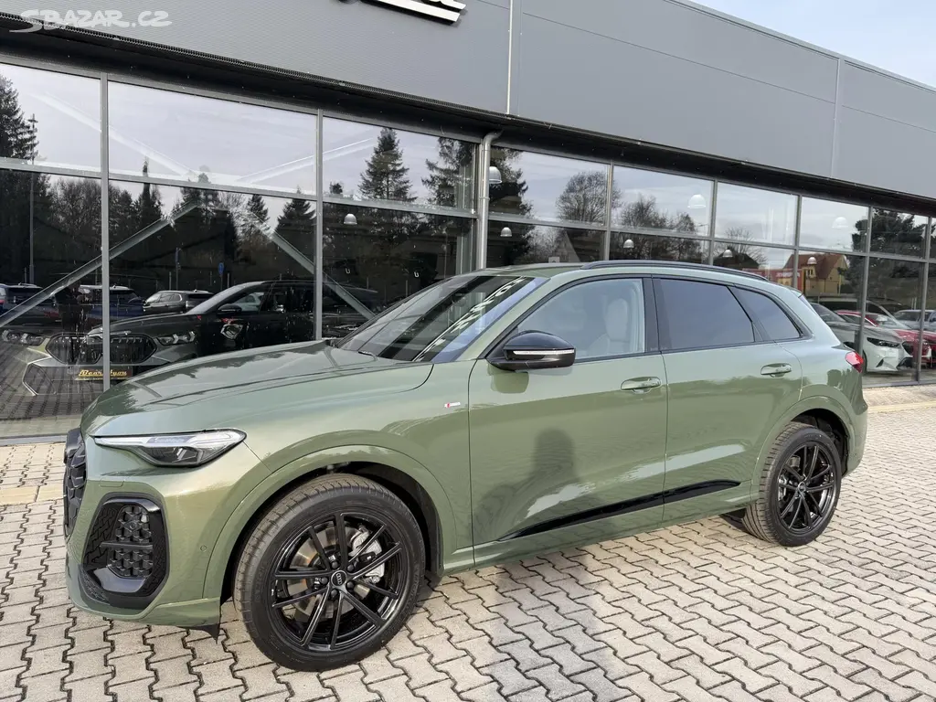 Audi Q5, TDI 150kW 4X4 S-LINE R20 3D!!! - fotka 2