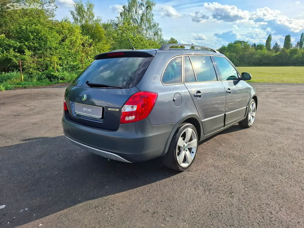 Škoda Fabia II kombi SCOUT 1.2TSi 77kW,aut.klima - fotka 4