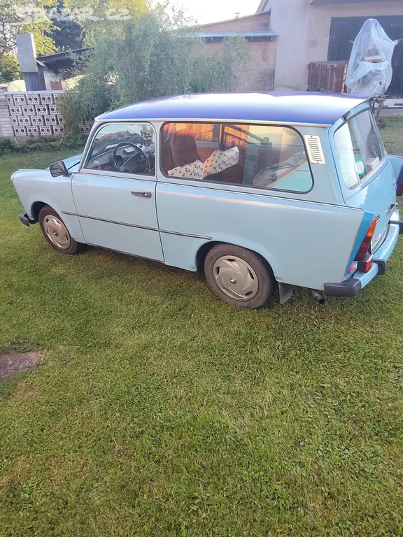 Osoní automobil Trabant - fotka 3