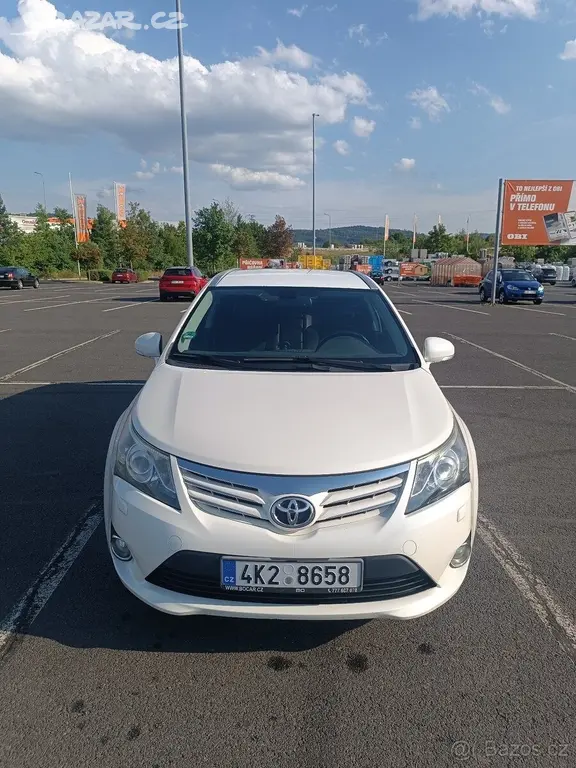 Toyota Avensis 2,0 D-4D, TOP stav, 117 kW