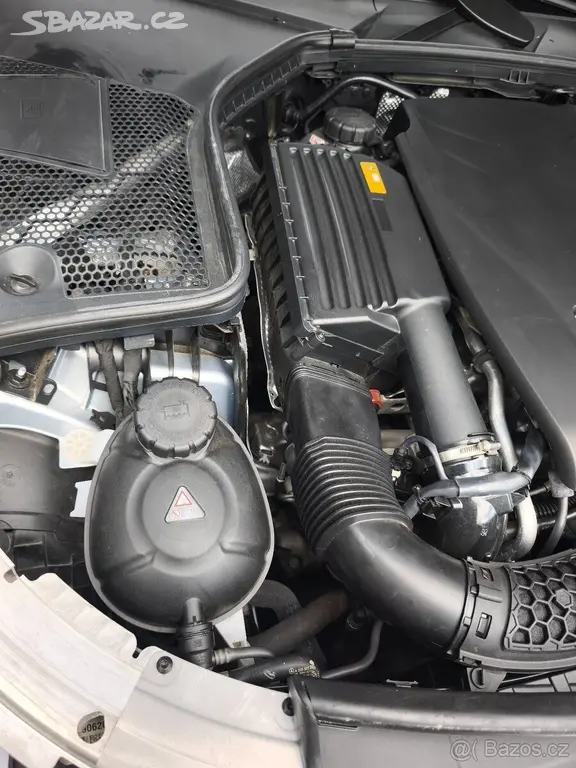 Mercedes-Benz Třídy C 2,0 C200 s 41 822km - fotka 4