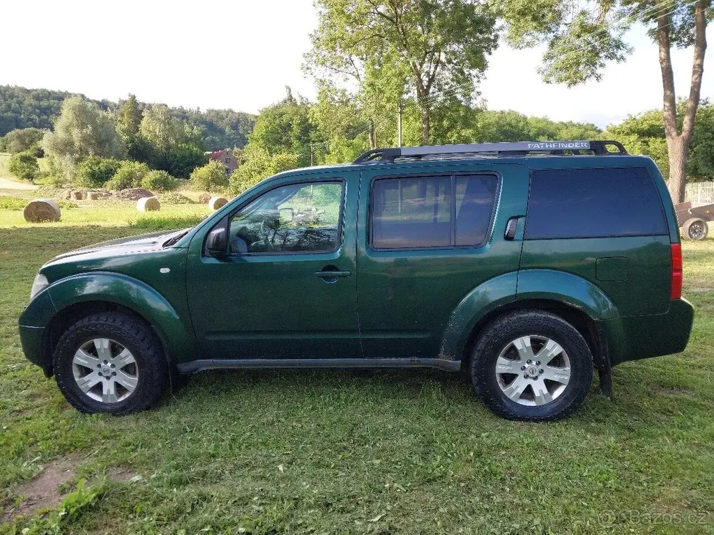 Nissan Pathfinder 2,5 4x4 - fotka 3
