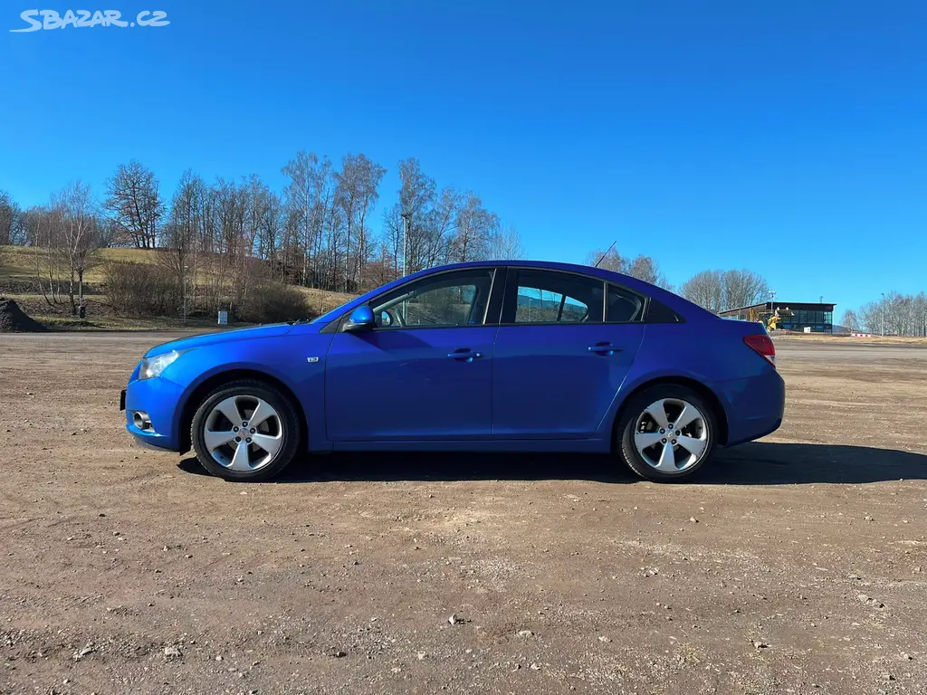 Chevrolet Cruze 1.6i, tažné, klima - fotka 2