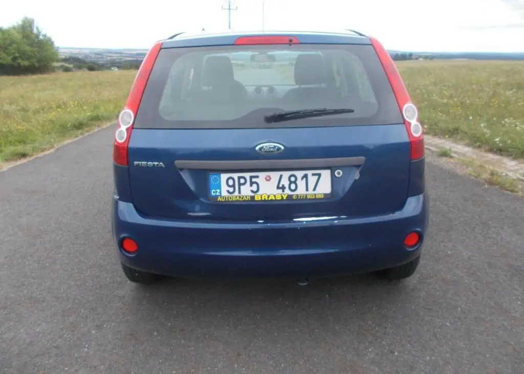 Ford Fiesta 1,4 benzín manuální - fotka 4