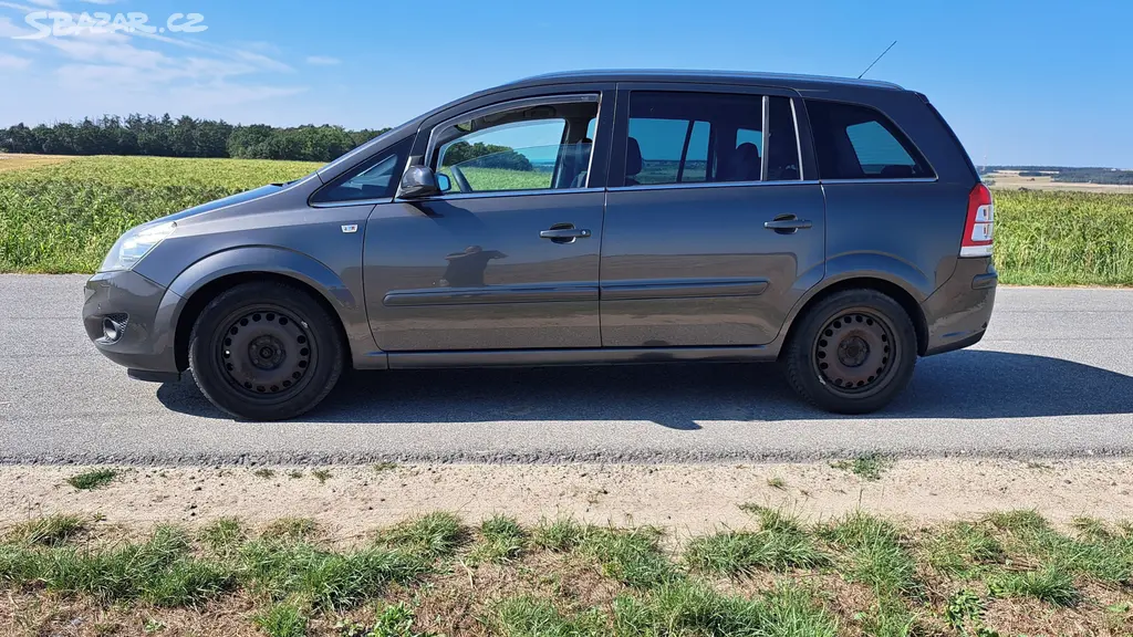 opel zafira B 1,8i 2009 - fotka 2